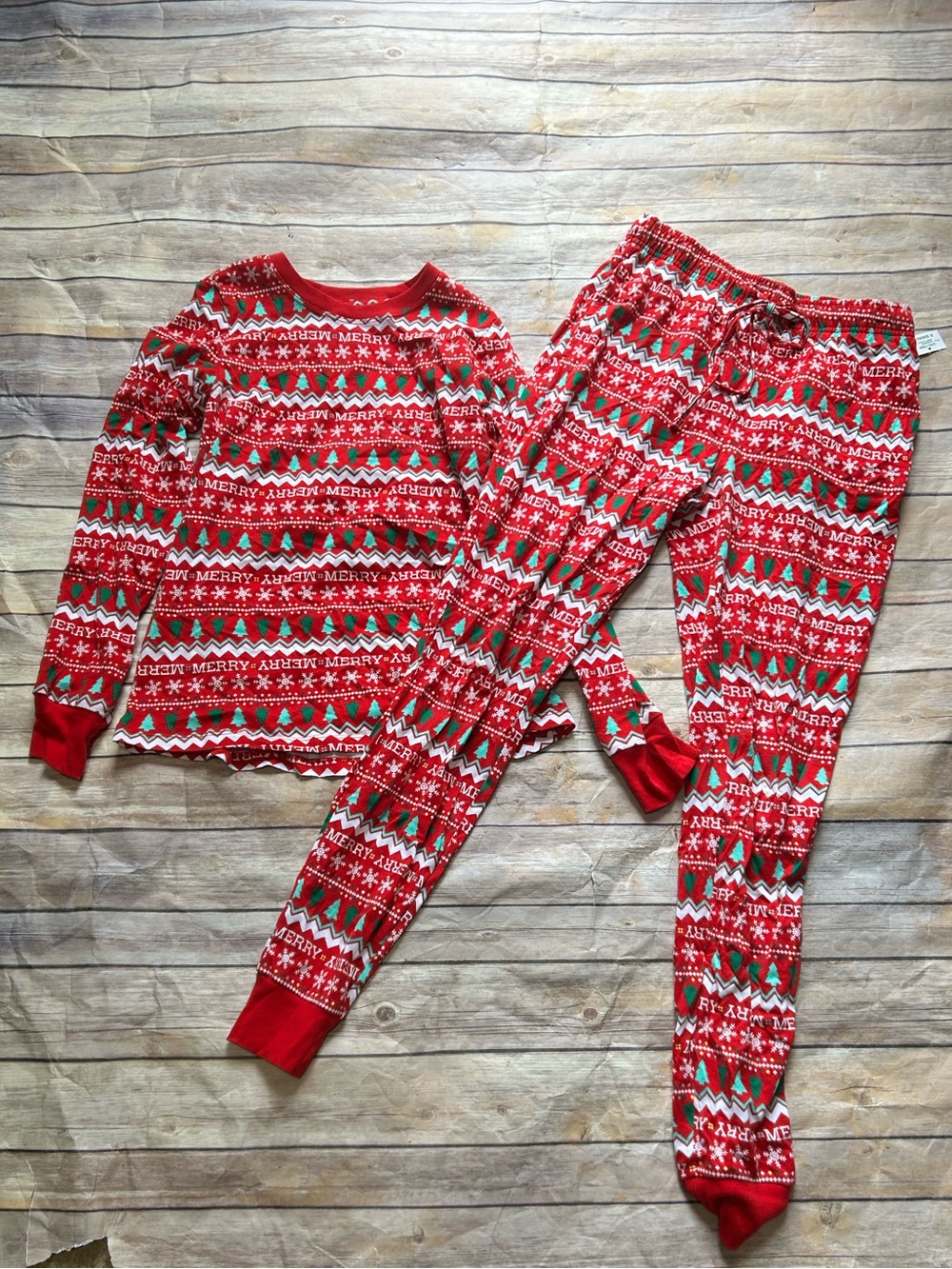 Women Red Holiday Pajama Set - Festive Merry Print BRAND NEW